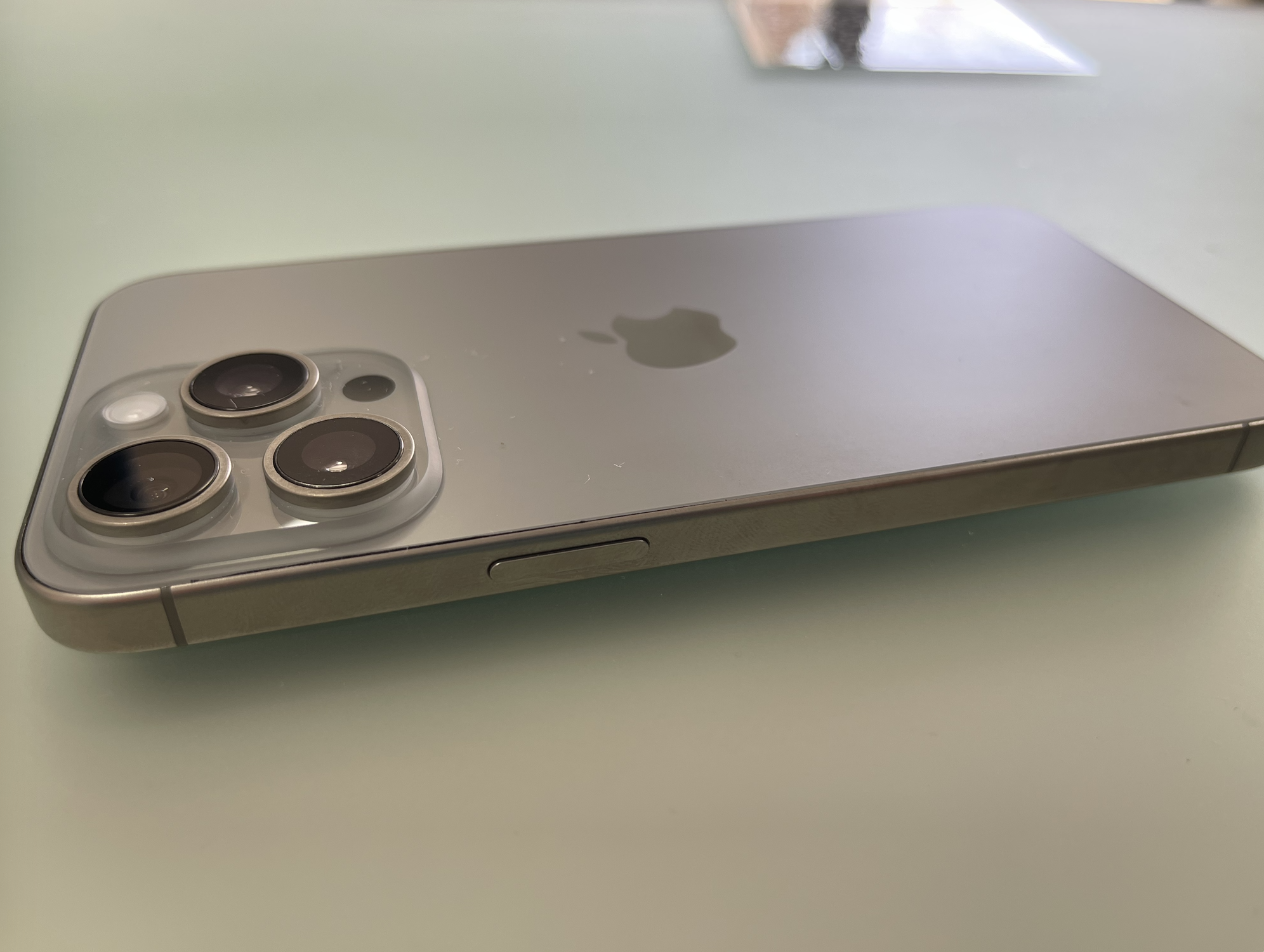 iPhone 15 Pro Max 4